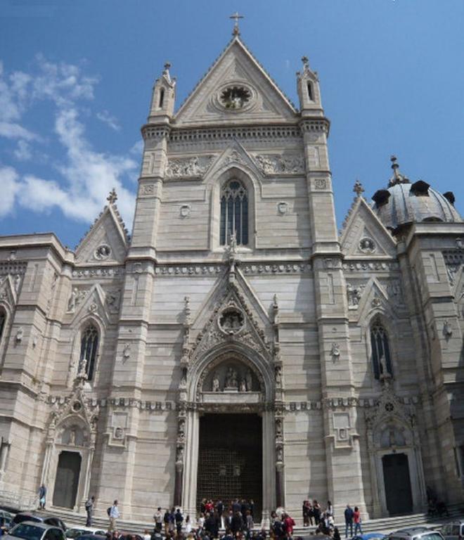 Case Vacanze " Il Duomo" Napoli Номер фото